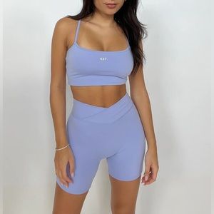 437 lavender activewear set - V short and Crop tank in violet - XS/S NWOT